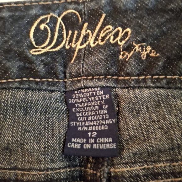 Duplex By Tyte Women's Dark Blue Denim Capris - Picture 6 of 9